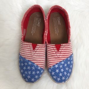 TOMS USA America Red Blue Kids Shoes 2.5 Y